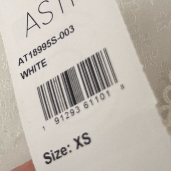 ASTR Women's Silky Floral Puff Sleeve Front Tie Blouse - Picture 2 of 7